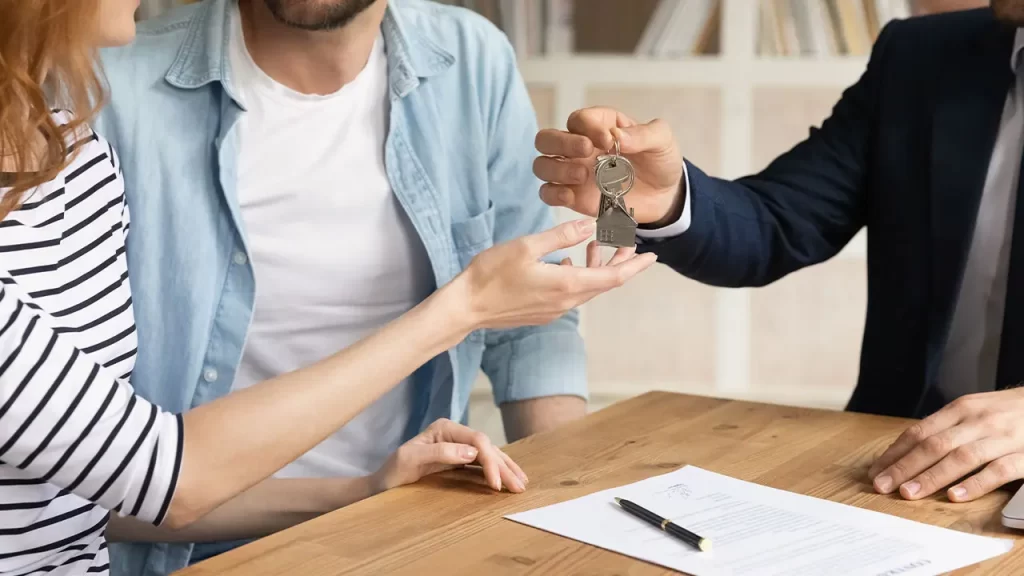 Affidarsi a una agenzia immobiliare significa ottenere supporto durante la negoziazione del prezzo e su ogni aspetto legale della compravendita.